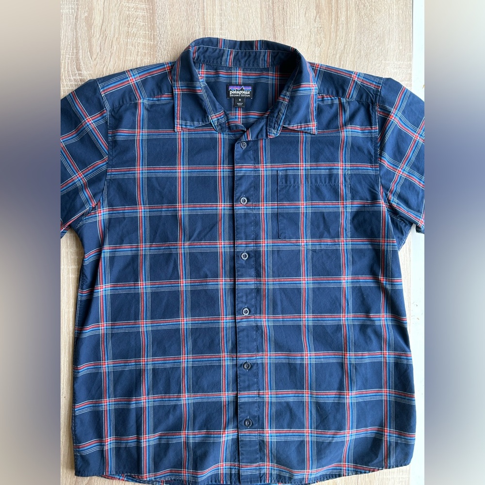 Patagonia Men’s Navy and Red Plaid Short-Sleeve Button-Down Shirt